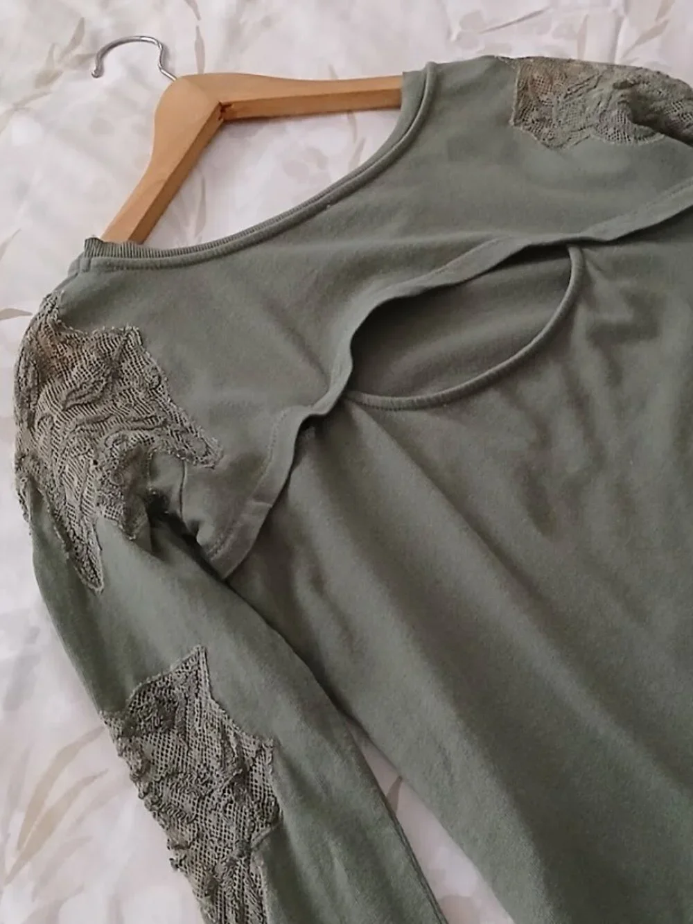 FREE PEOPLE Dark Green Cotton Top with Lace Details - size XS